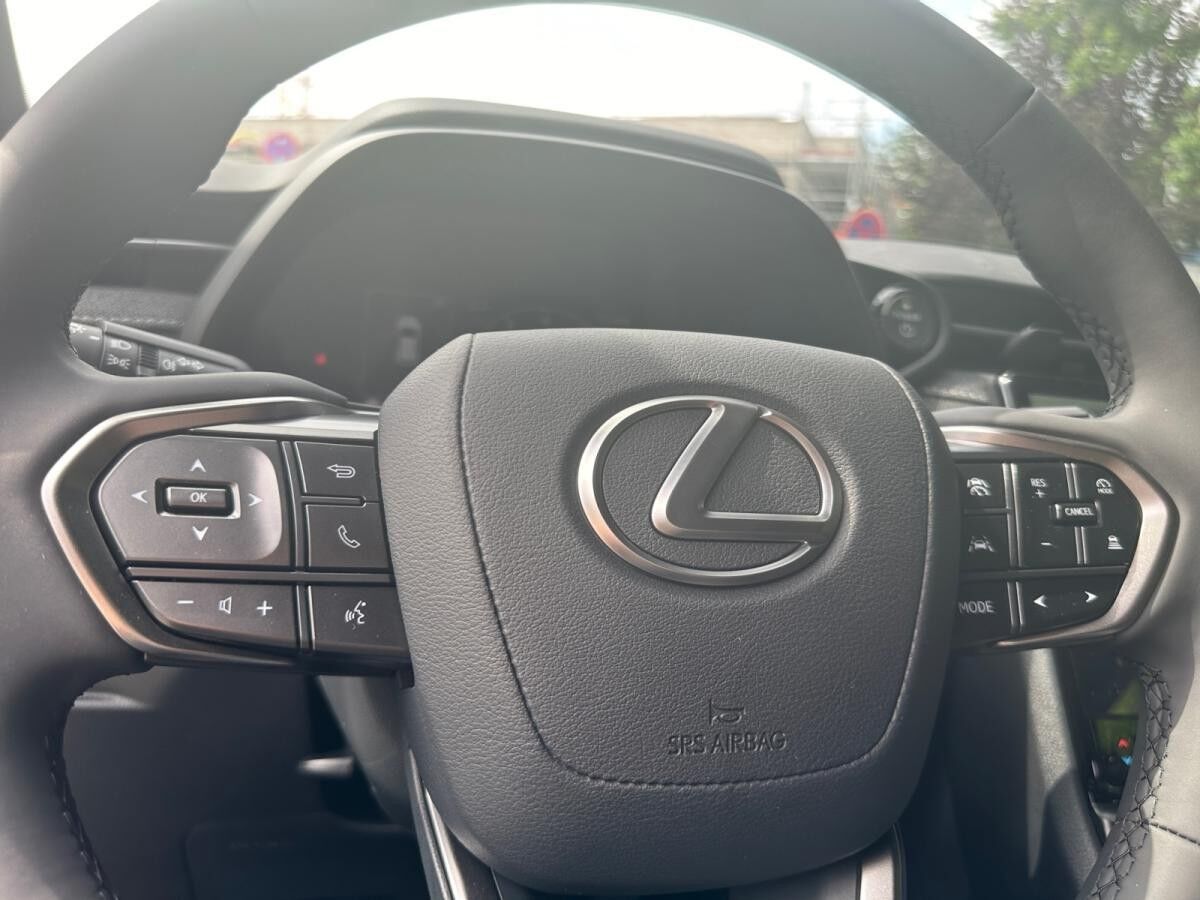 Lexus LBX BASIS mit KomfortP  Hybrid - *schnell verfügbar* Sitzheizung / CarPlay / RückfahrK / Metallic