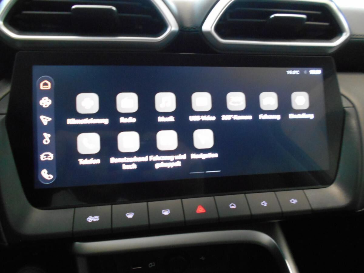 MG ZS Hybrid+  LUXURY