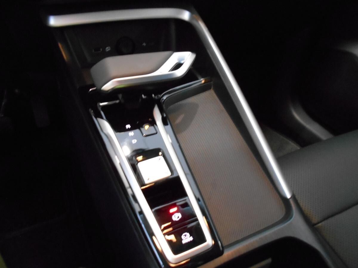 MG ZS Hybrid+  LUXURY