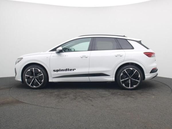 Audi Q4 e-tron S-Line 45 quattro / Matrix, Pano, AHK