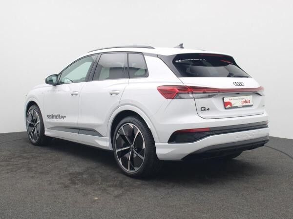 Audi Q4 e-tron S-Line 45 quattro / Matrix, Pano, AHK