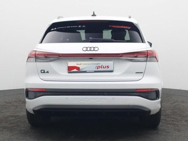 Audi Q4 e-tron S-Line 45 quattro / Matrix, Pano, AHK