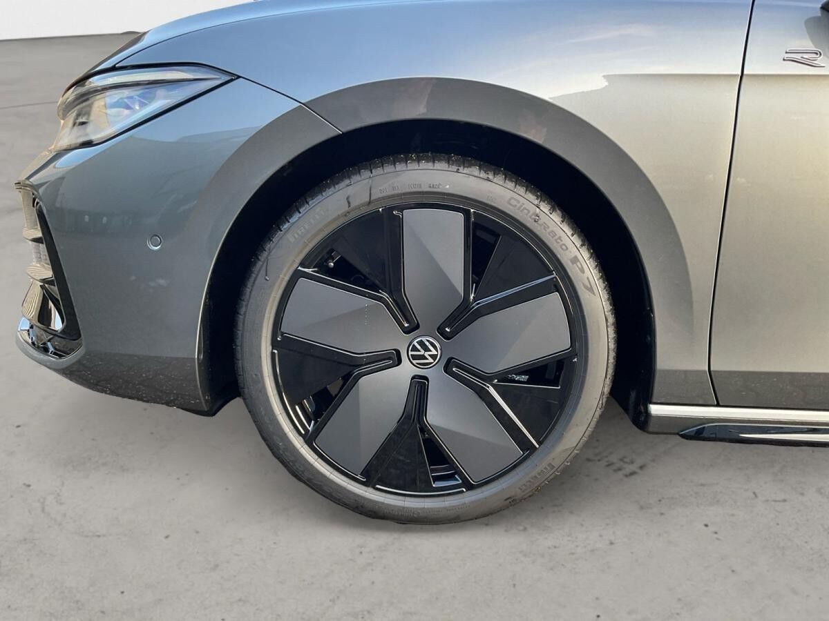 Volkswagen Passat R-Line 2.0 TDI DSG AHK Kamera Navi