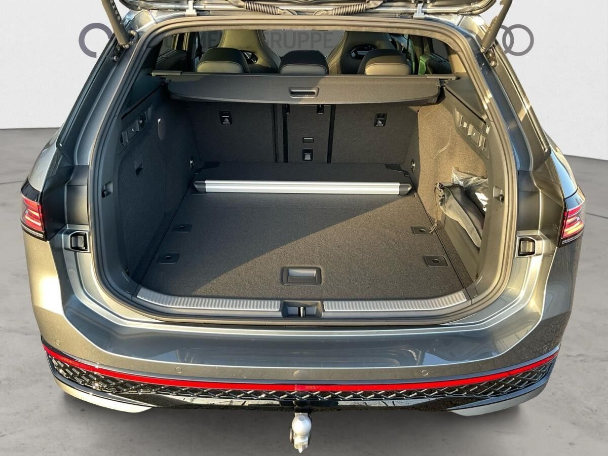 Volkswagen Passat R-Line 2.0 TDI DSG AHK Kamera Navi