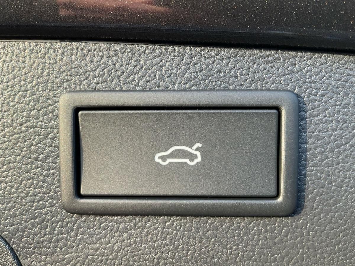 Volkswagen Passat R-Line 2.0 TDI DSG AHK Kamera Navi