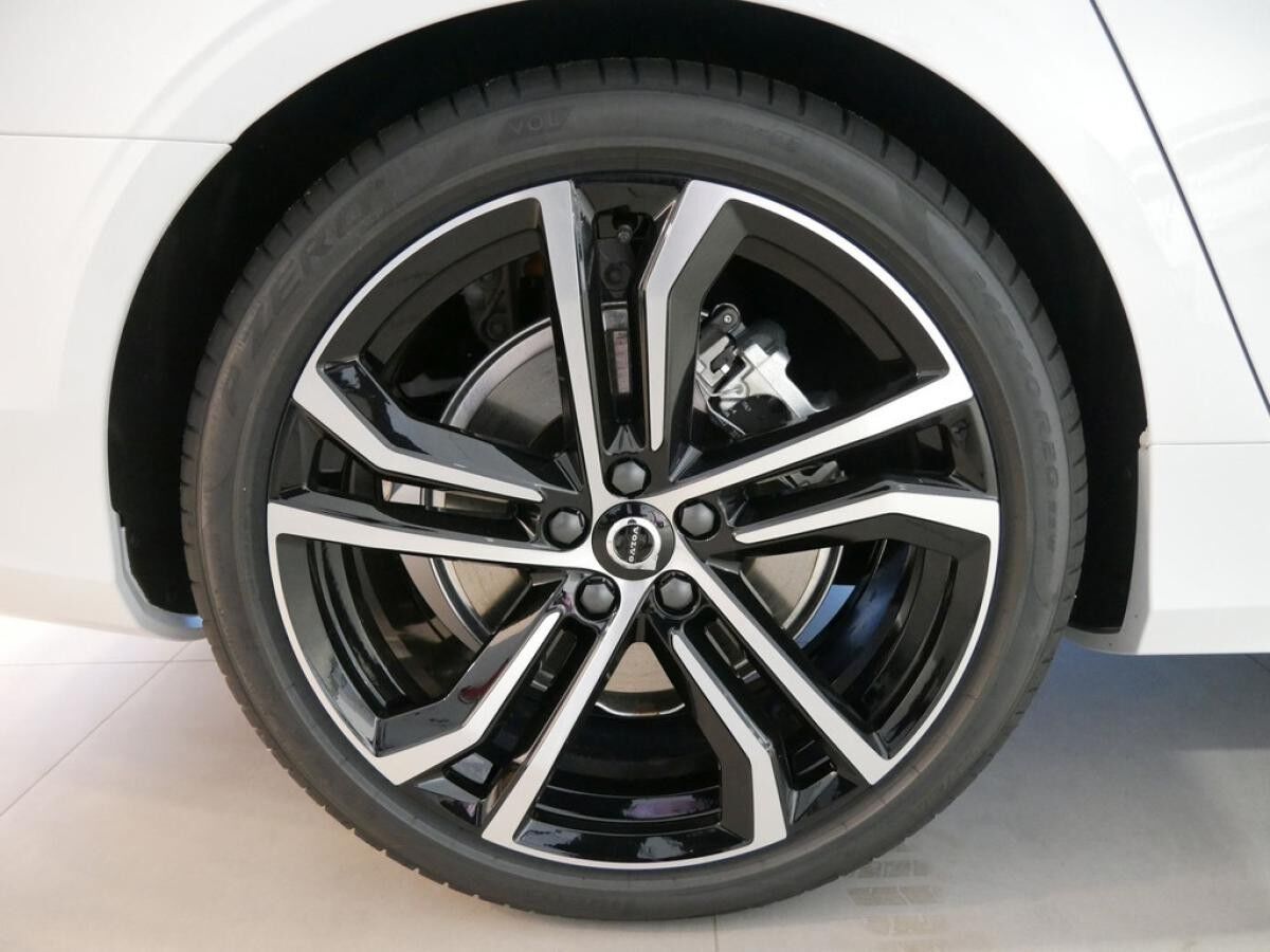 Volvo V90 Recharge T6 AWD Plus Dark