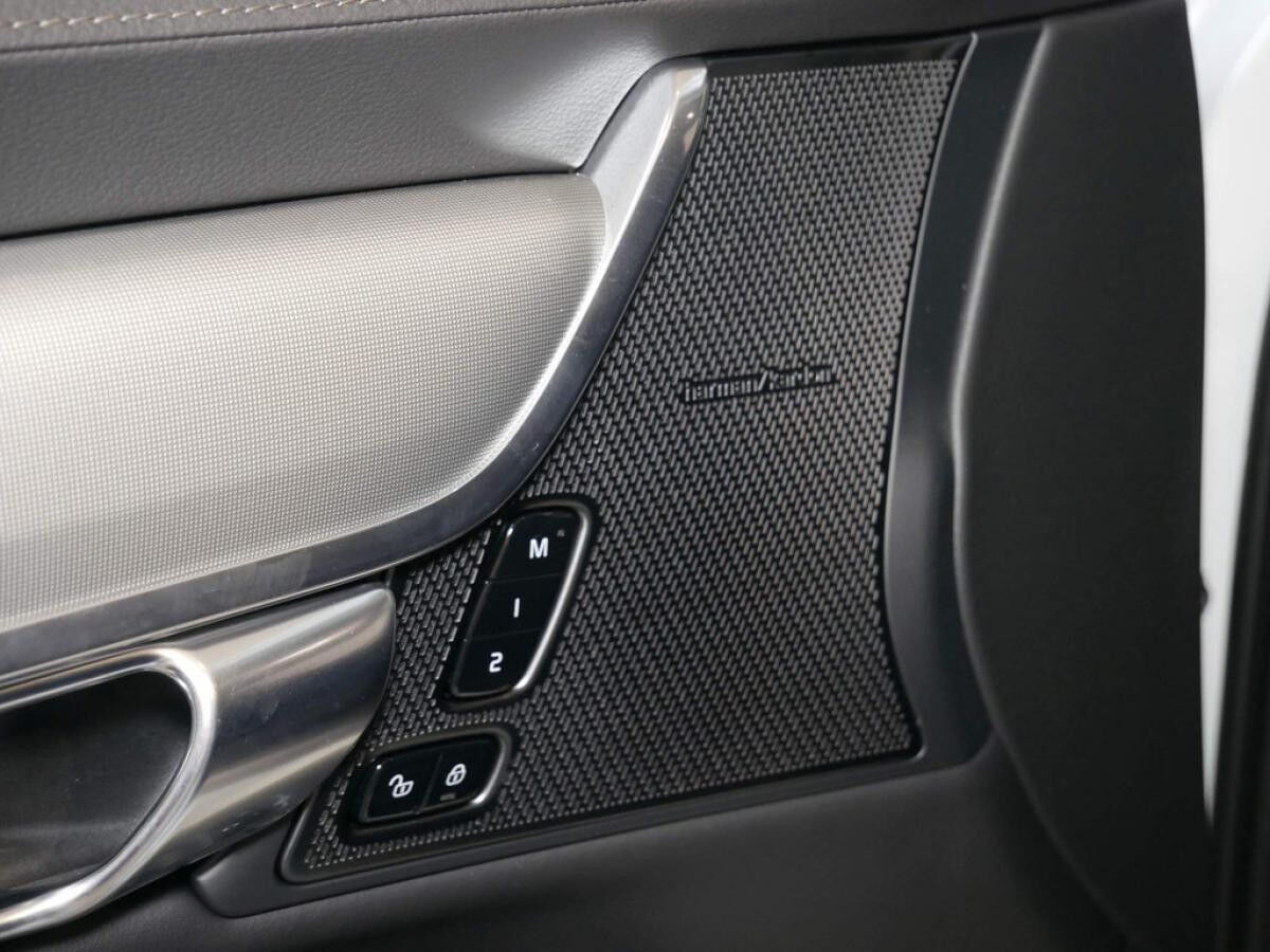 Volvo V90 Recharge T6 AWD Plus Dark