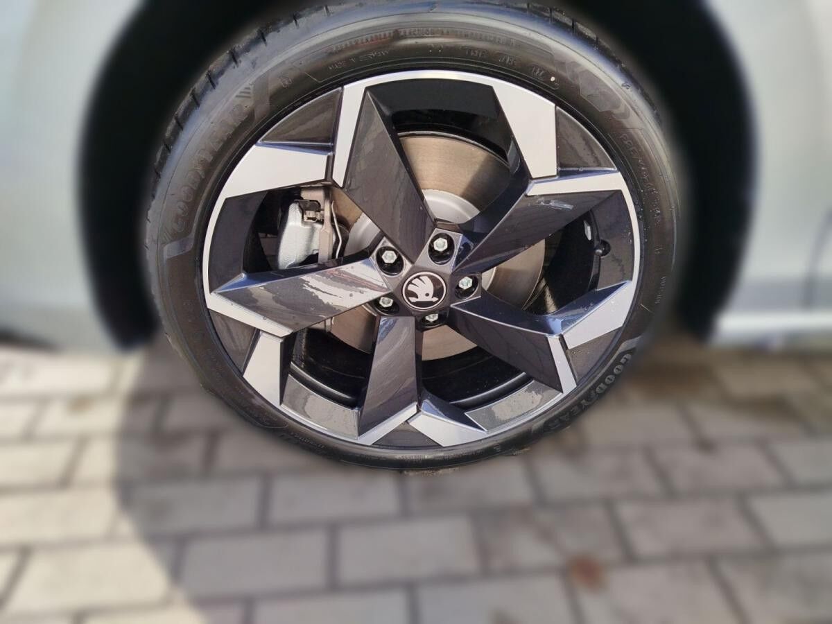 Skoda Superb Combi Sportline 2,0 TDI DSG