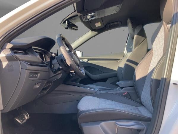 Skoda Octavia Combi Sportline 1,5 eTSI 110kW 7-Gang DSG - NAVI SHZ R-KAM