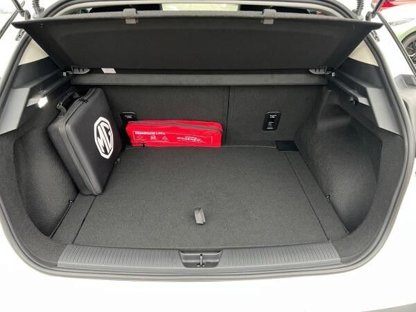 MG MG4 ⚡LUXURY 64kWh MY24⚡ | GEWERBE |360°|iSMART|WÄRMEPUMPE