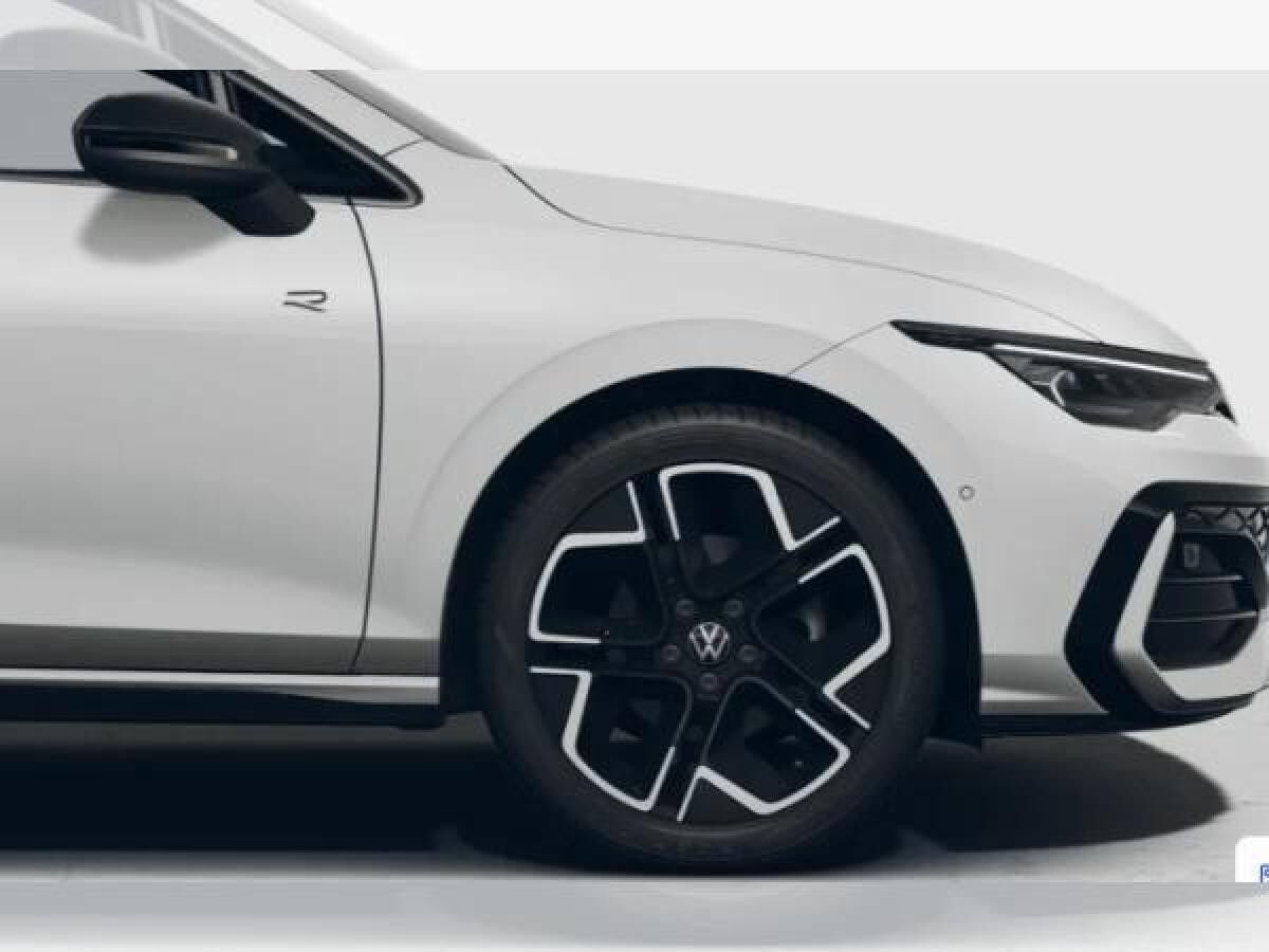 Volkswagen Golf R-Line 1.5 eTSI 150 PS DSG *BLACK STYLE*MATRIX*AHK*PANO*STANDHZG*KEYLESS*49.770 €*