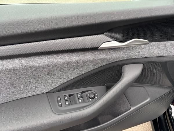 Skoda Superb Limousine 1.5 TSI DSG Selection +NAVI+AHK+NAVI+GRA+