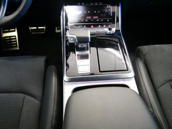 Audi Q7 50 TDI tiptr. S line MATRIX AHK PANO