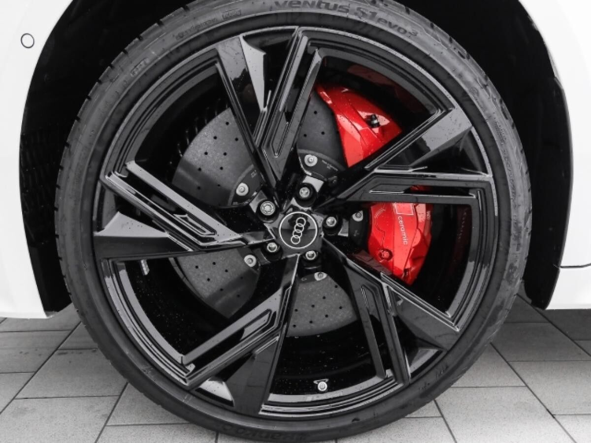 Audi RS6 Avant performance B&O Pano AHK Keramik WR