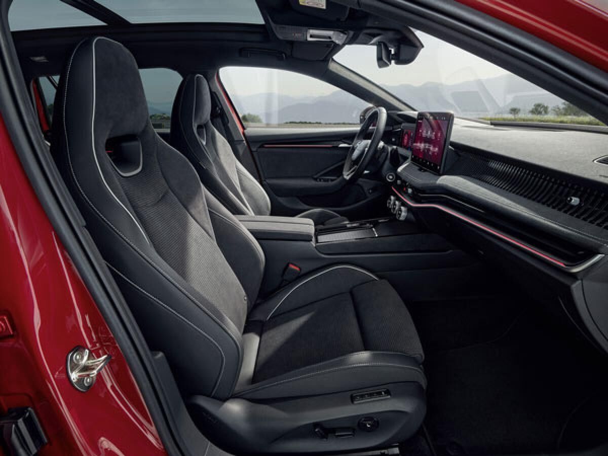 Skoda Superb "MEGA DEAL" # Plug-In-Hybrid # 0,5% Verst. # Sportline # Fast voll 😊 # SOFORT VERÜGBAR #