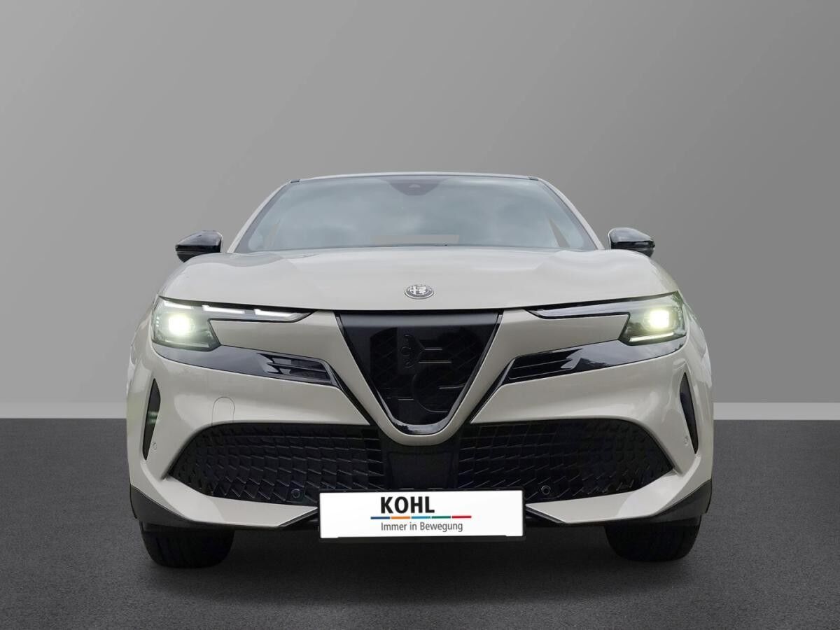 Alfa Romeo Junior Elettrica Speciale 156PS Keyless Navi LED Tempoat **NUR FÜR GEWERBE**