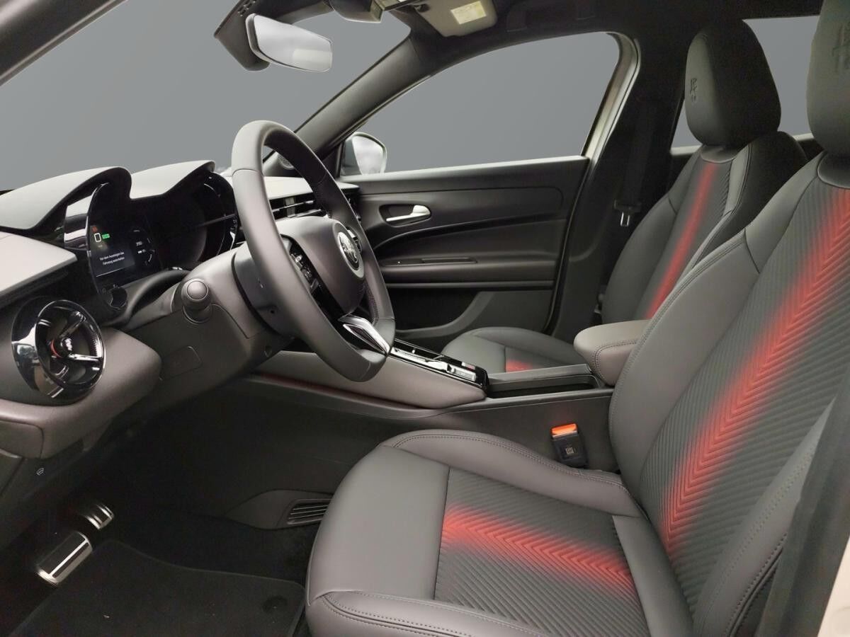 Alfa Romeo Junior Elettrica Speciale 156PS Keyless Navi LED Tempoat **NUR FÜR GEWERBE**