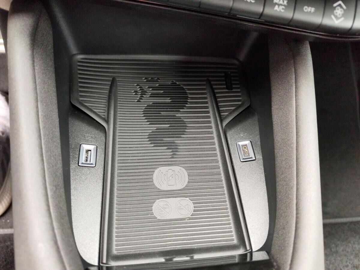 Alfa Romeo Junior Elettrica Speciale 156PS Keyless Navi LED Tempoat **NUR FÜR GEWERBE**