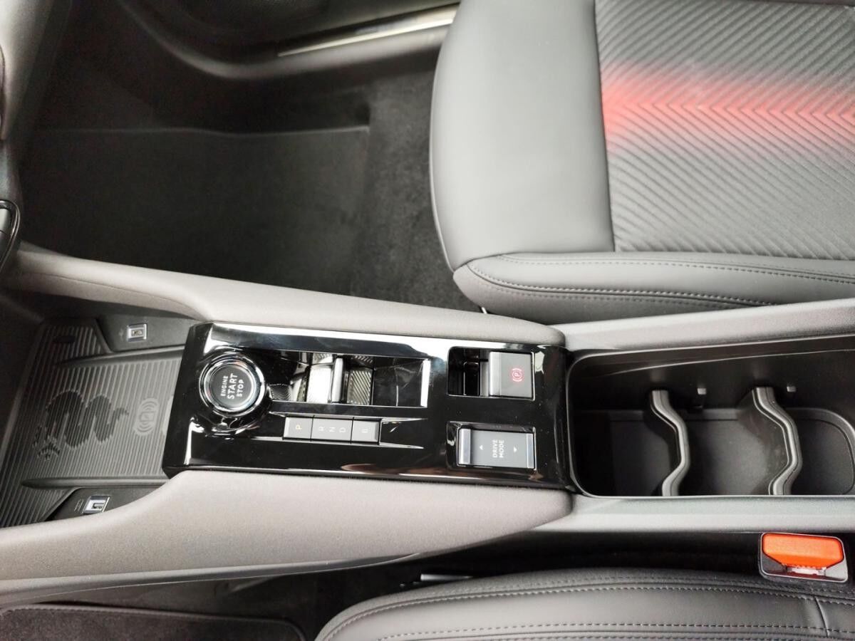 Alfa Romeo Junior Elettrica Speciale 156PS Keyless Navi LED Tempoat **NUR FÜR GEWERBE**