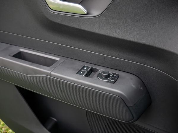 Ford Transit Courier 1.5l EcoBlue Trend Kasten Kamera Lenkradheizung LED-Laderaumbeleuchtung Ganzjahresreifen