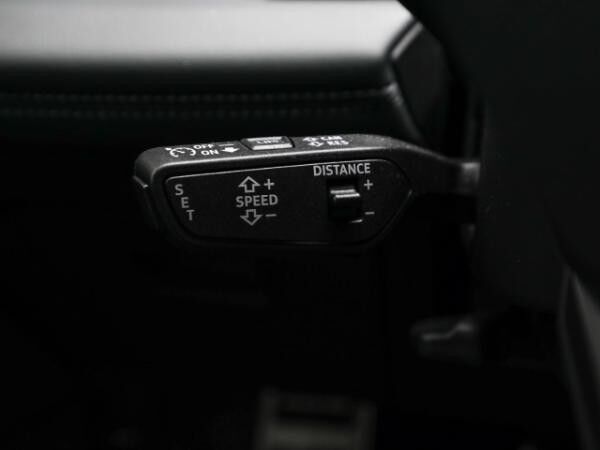 Audi Q6 e-tron 55 quattro AHK Matrix TechPlus Beifahrerdisplay