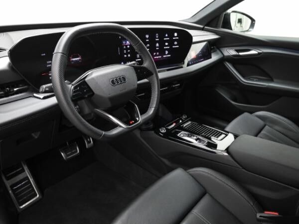 Audi Q6 e-tron 55 quattro AHK Matrix TechPlus Beifahrerdisplay