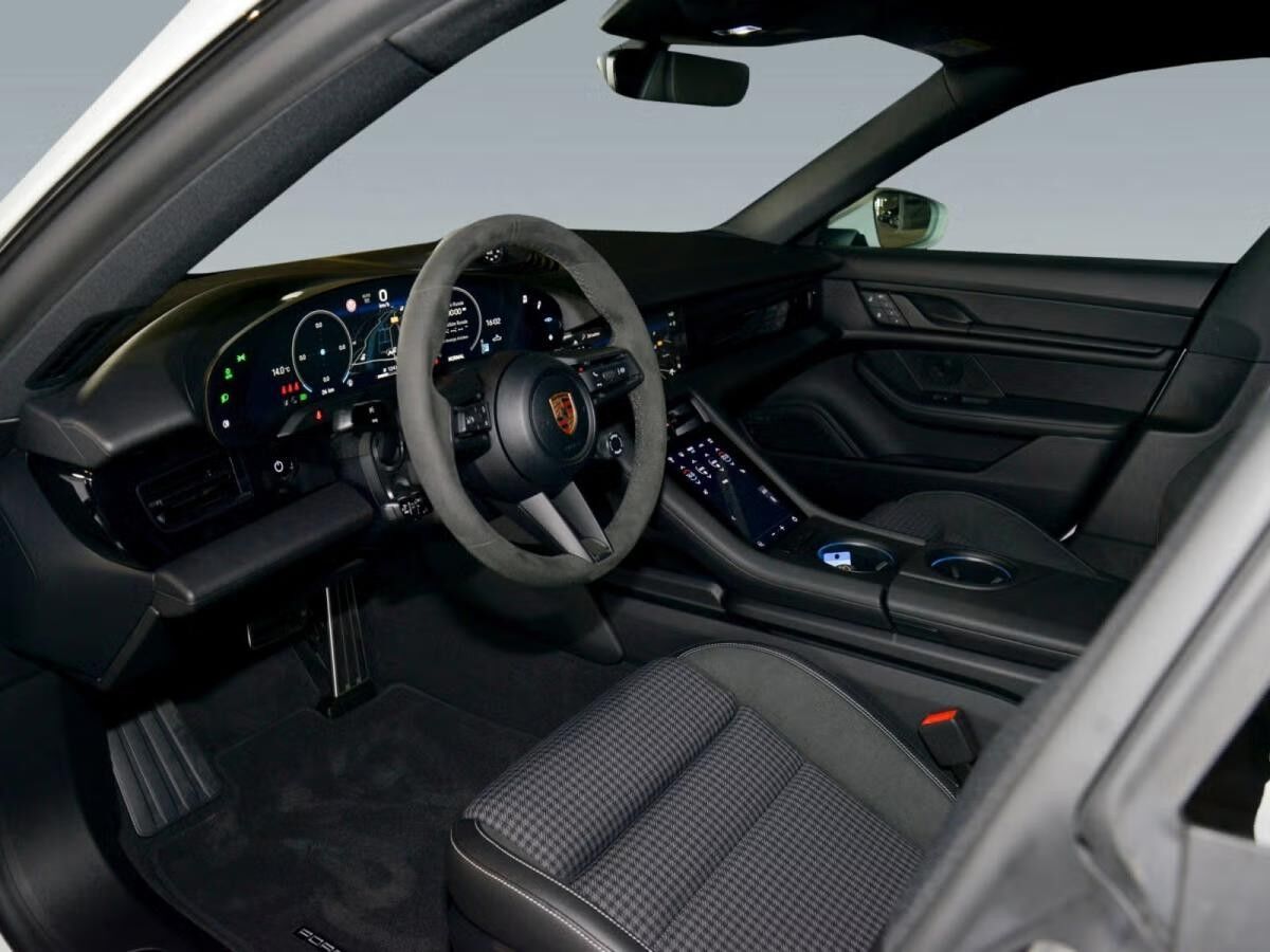 Porsche Taycan Sport Turismo - Top Ausstattung - Aktionsleasing