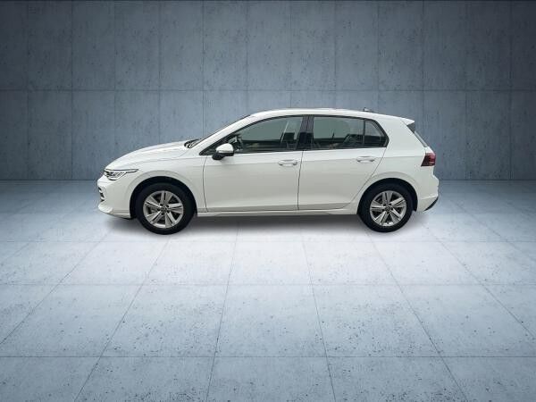 Volkswagen Golf Life 1.5 eTSI DSG LED R-KAMERA ACC SHZ PDC