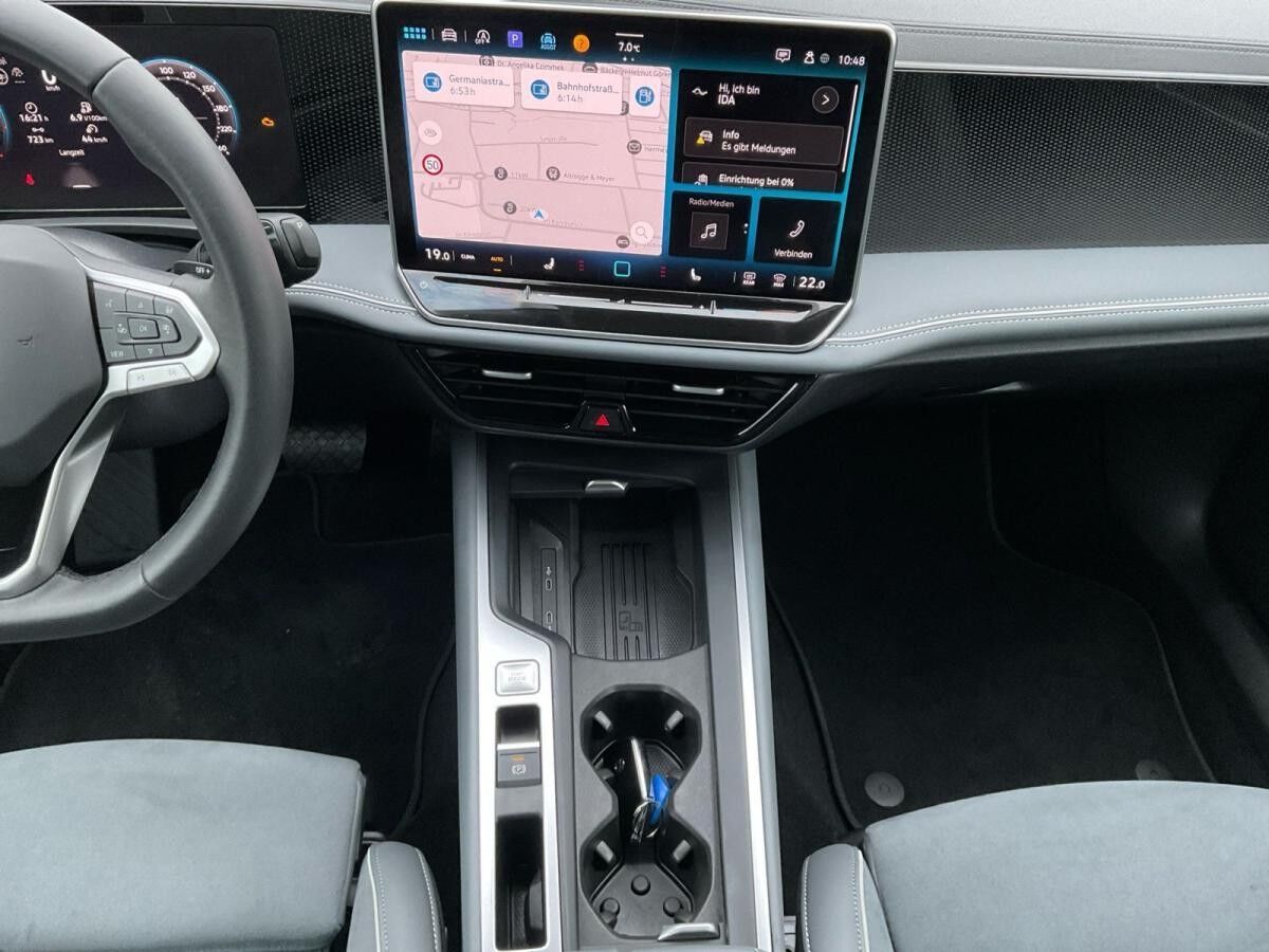 Volkswagen Passat Business 1.5 eTSI DSG Allwetterreifen AHK ACC Kamera Navi