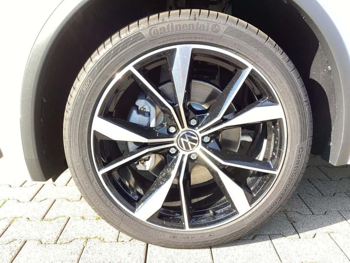 Volkswagen Tiguan Allspace R-Line 2.0TDI 4MDSG/ Matrix, AHK