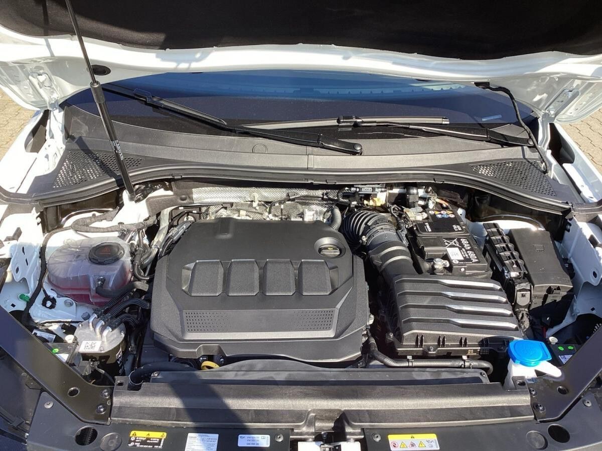Volkswagen Tiguan Allspace R-Line 2.0TDI 4MDSG/ Matrix, AHK