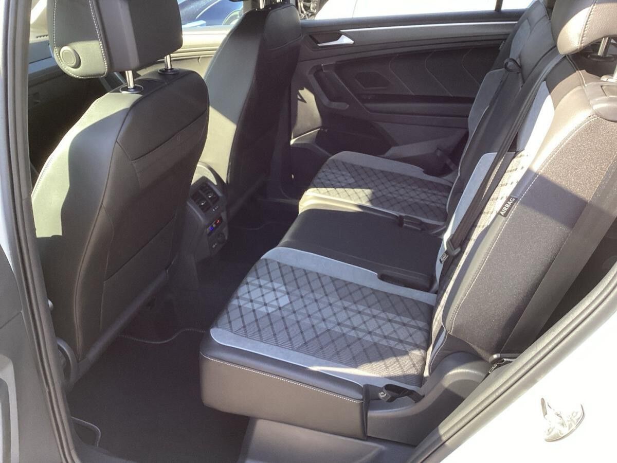 Volkswagen Tiguan Allspace R-Line 2.0TDI 4MDSG/ Matrix, AHK