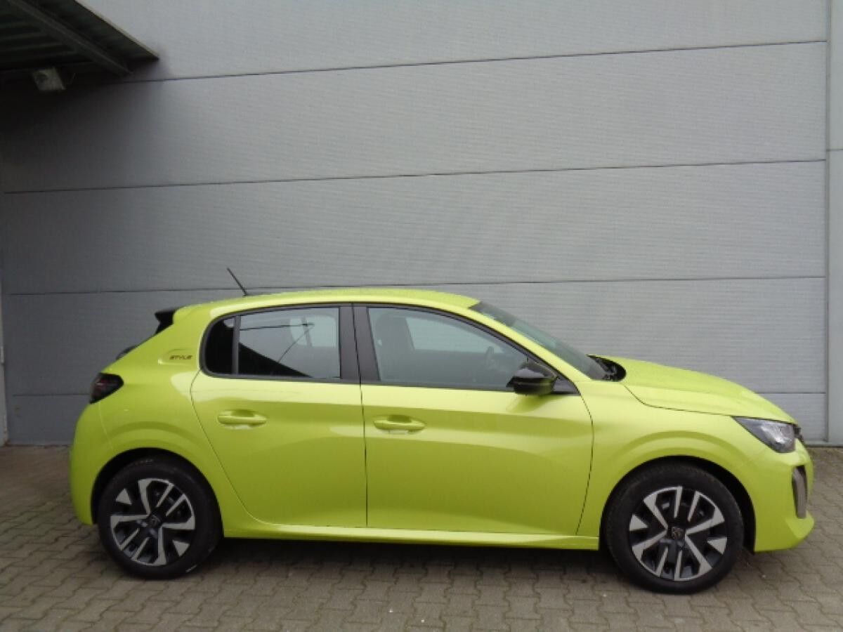 Peugeot 208 PureTech 100 Style Klima, PDC, Tempomat