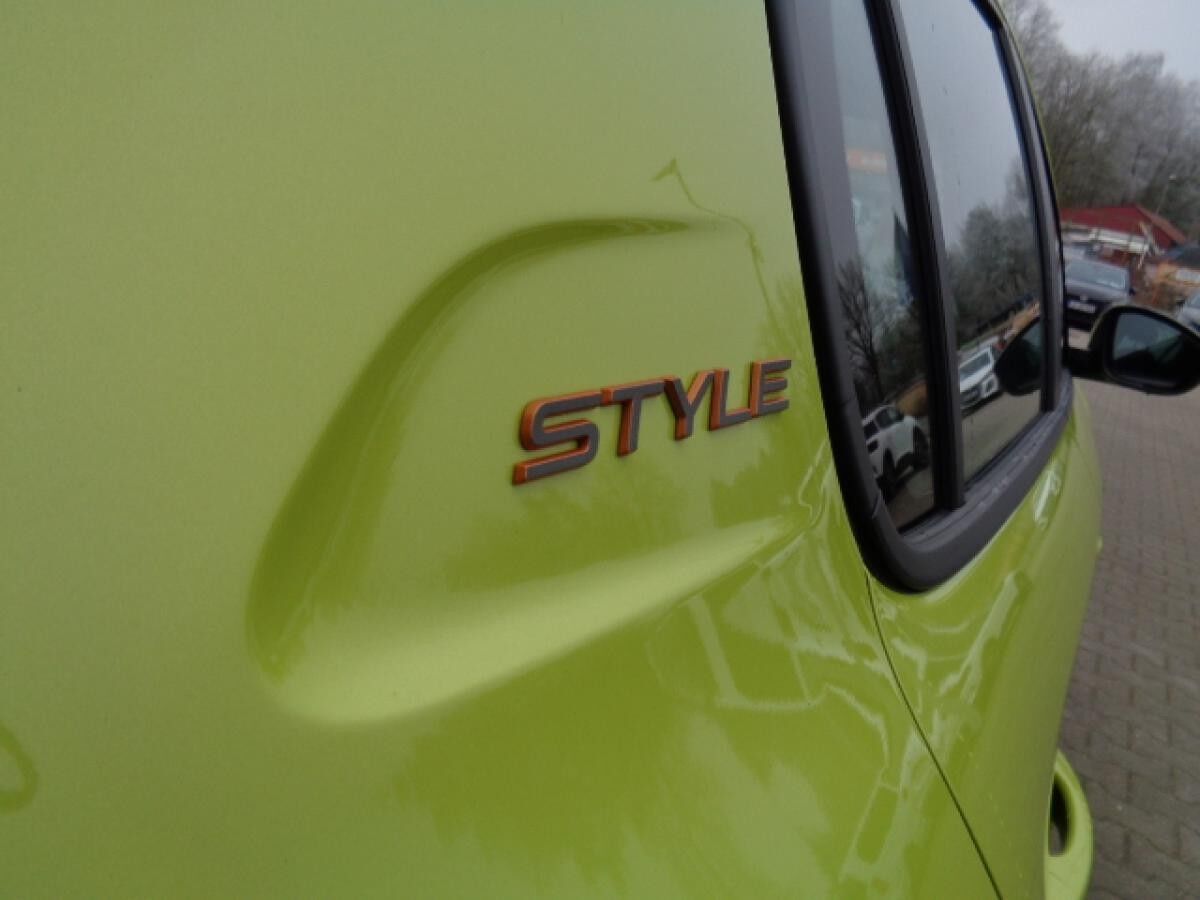 Peugeot 208 PureTech 100 Style Klima, PDC, Tempomat