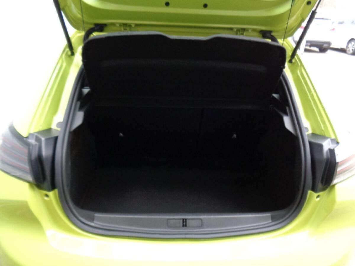 Peugeot 208 PureTech 100 Style Klima, PDC, Tempomat