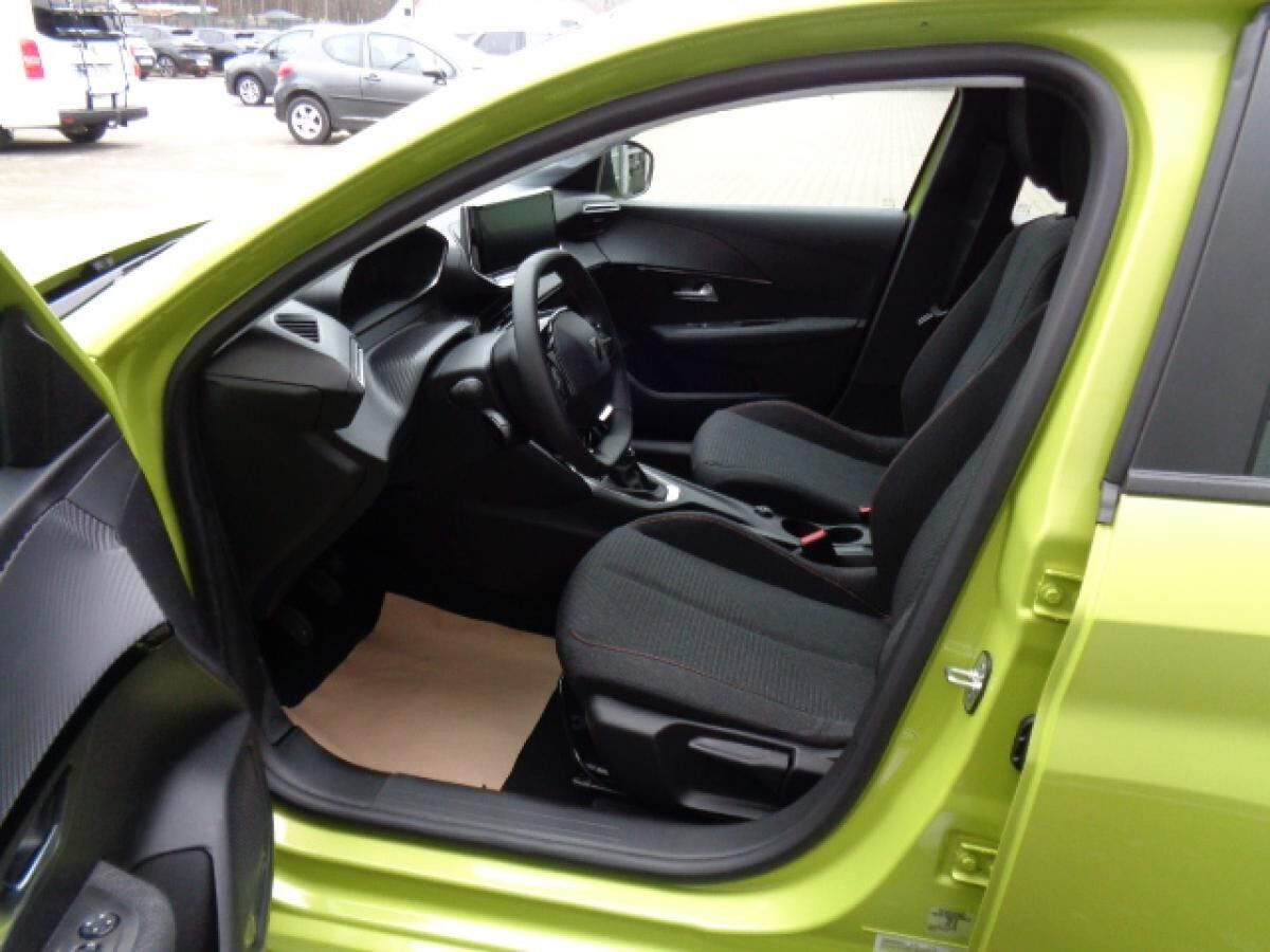Peugeot 208 PureTech 100 Style Klima, PDC, Tempomat