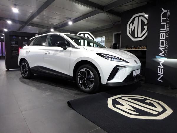 MG MG4 Standard MY24 (49 kWh) *Gewerbe* *Lagerfahrzeug**