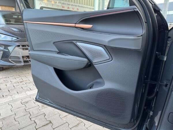 Cupra Terramar 1.5 eTSI DSG AHK SENNHEISER RÜCKFAHRKAMERA