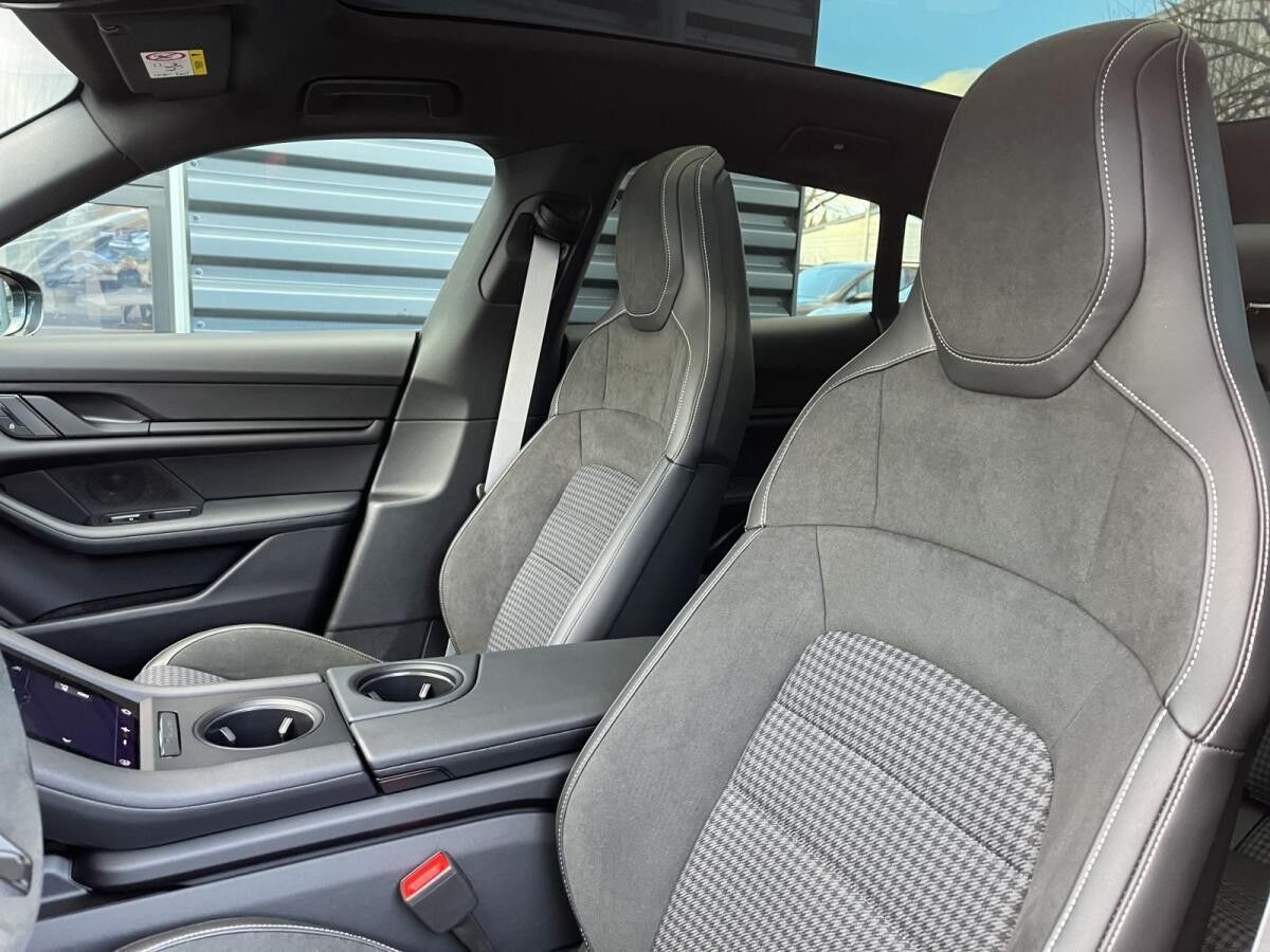 Porsche Taycan Sport Turismo Sport Chrono,BOSE,Head-Up,InnoDrive