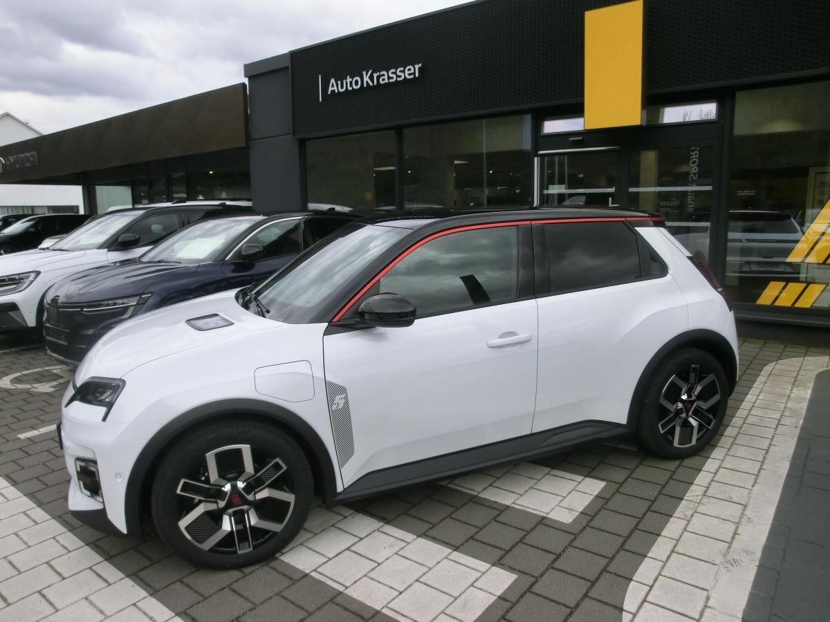 Renault 5 TECHNO 120 PS Batterie  40 KW in Perllmutt Weiß Dach Black oder andere Farben mit Aufpreis