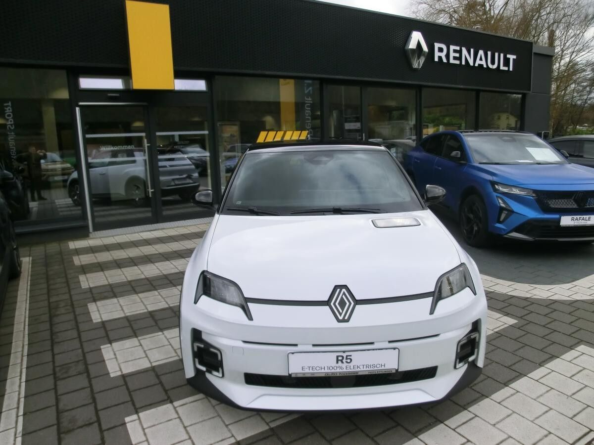 Renault 5 TECHNO 120 PS Batterie  40 KW in Perllmutt Weiß Dach Black oder andere Farben mit Aufpreis