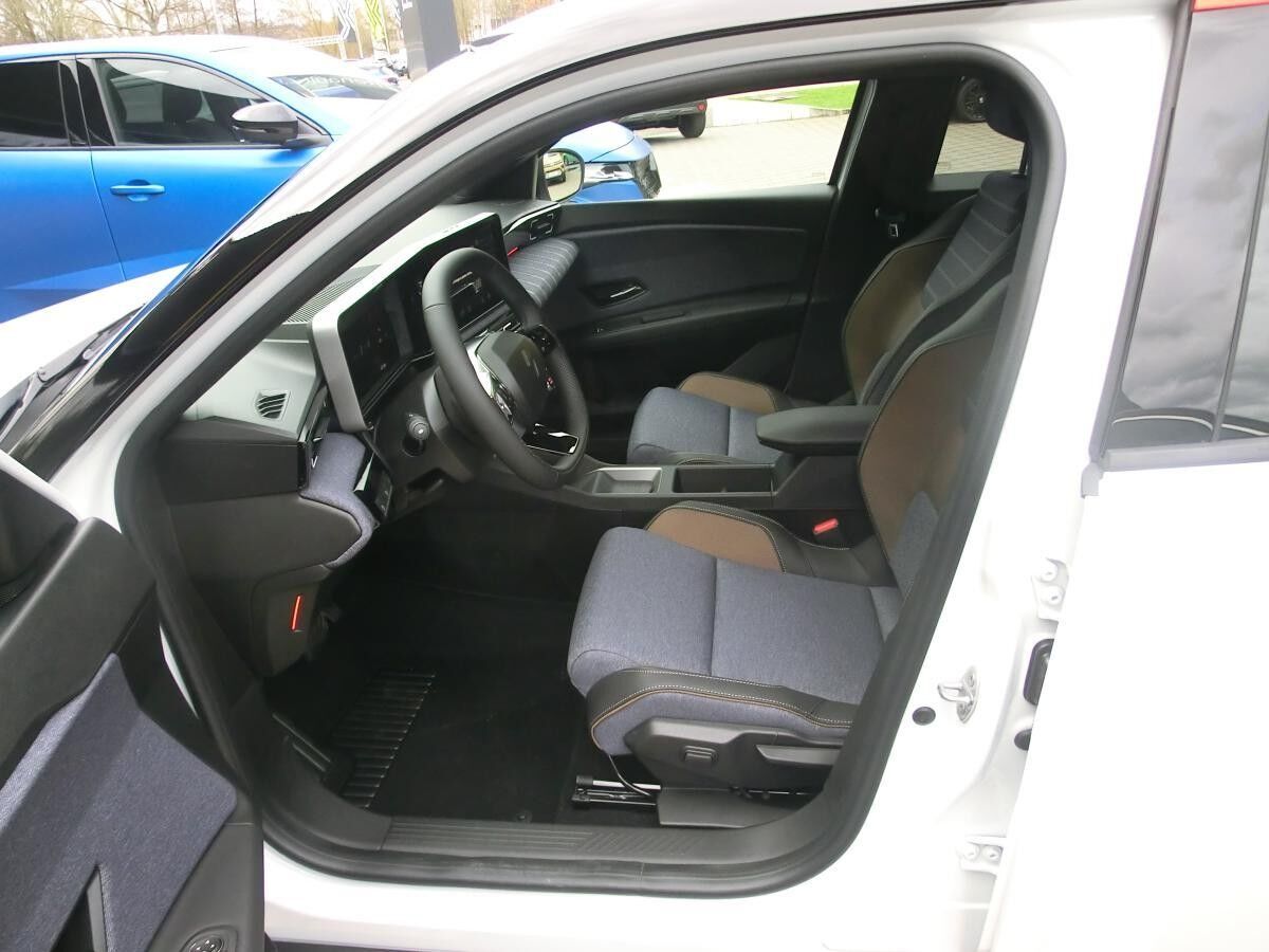 Renault 5 TECHNO 120 PS Batterie  40 KW in Perllmutt Weiß Dach Black oder andere Farben mit Aufpreis