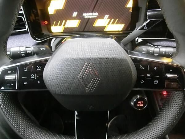 Renault 5 TECHNO 120 PS Batterie  40 KW in Perllmutt Weiß Dach Black oder andere Farben mit Aufpreis