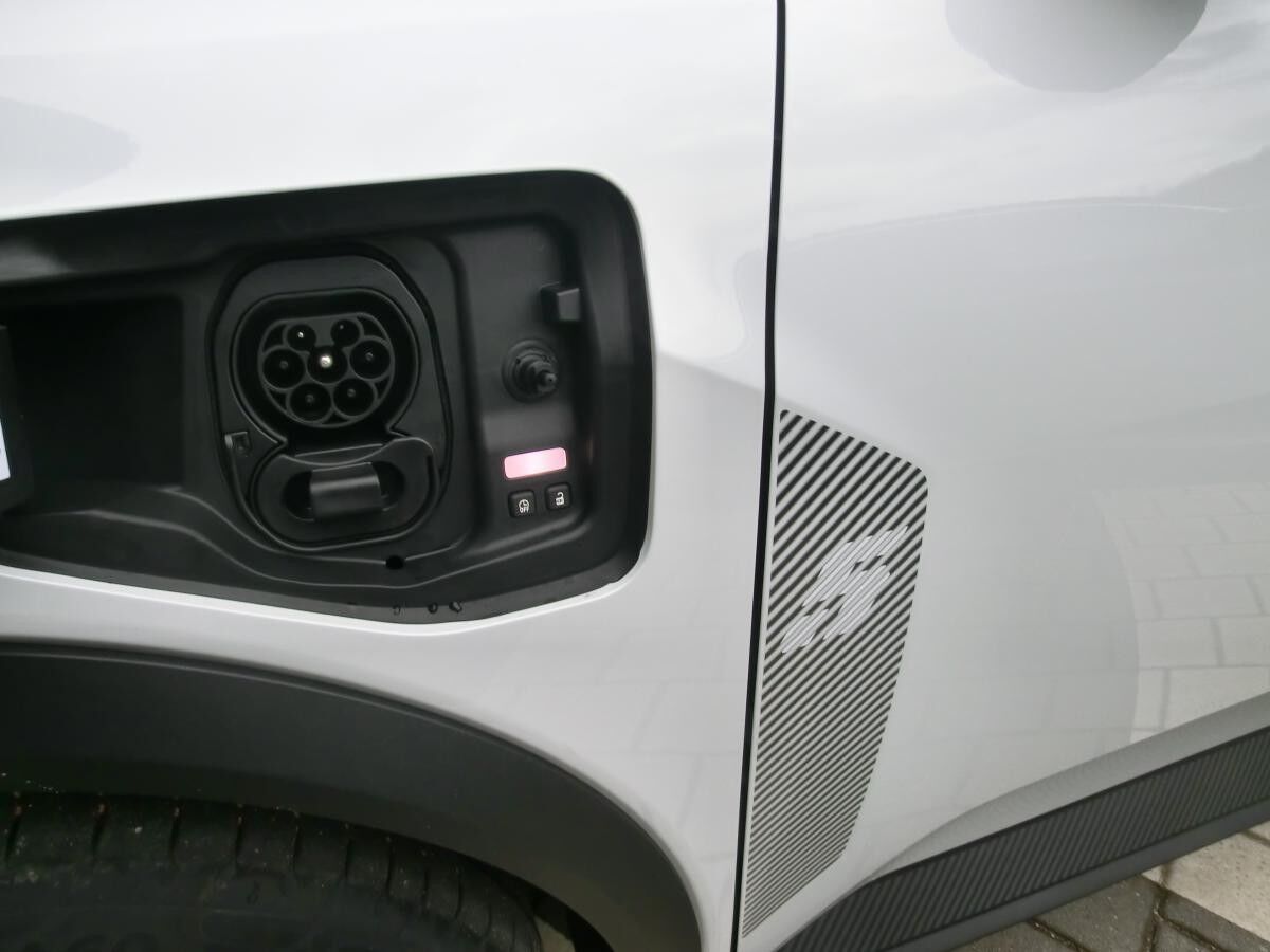 Renault 5 TECHNO 120 PS Batterie  40 KW in Perllmutt Weiß Dach Black oder andere Farben mit Aufpreis