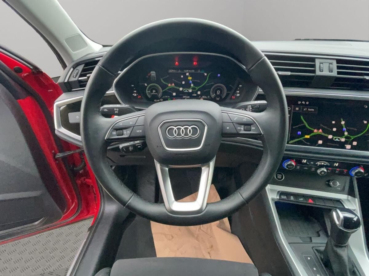 Audi Q3 SB 45 TFSI e S line LED Navi Alcantara AHK