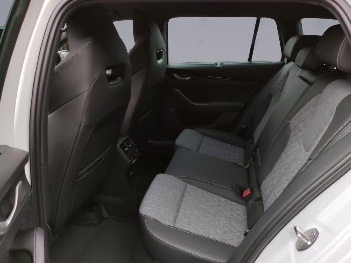 Skoda Octavia Combi Sportline 2.0 TDI DSG ACC LED NAVI