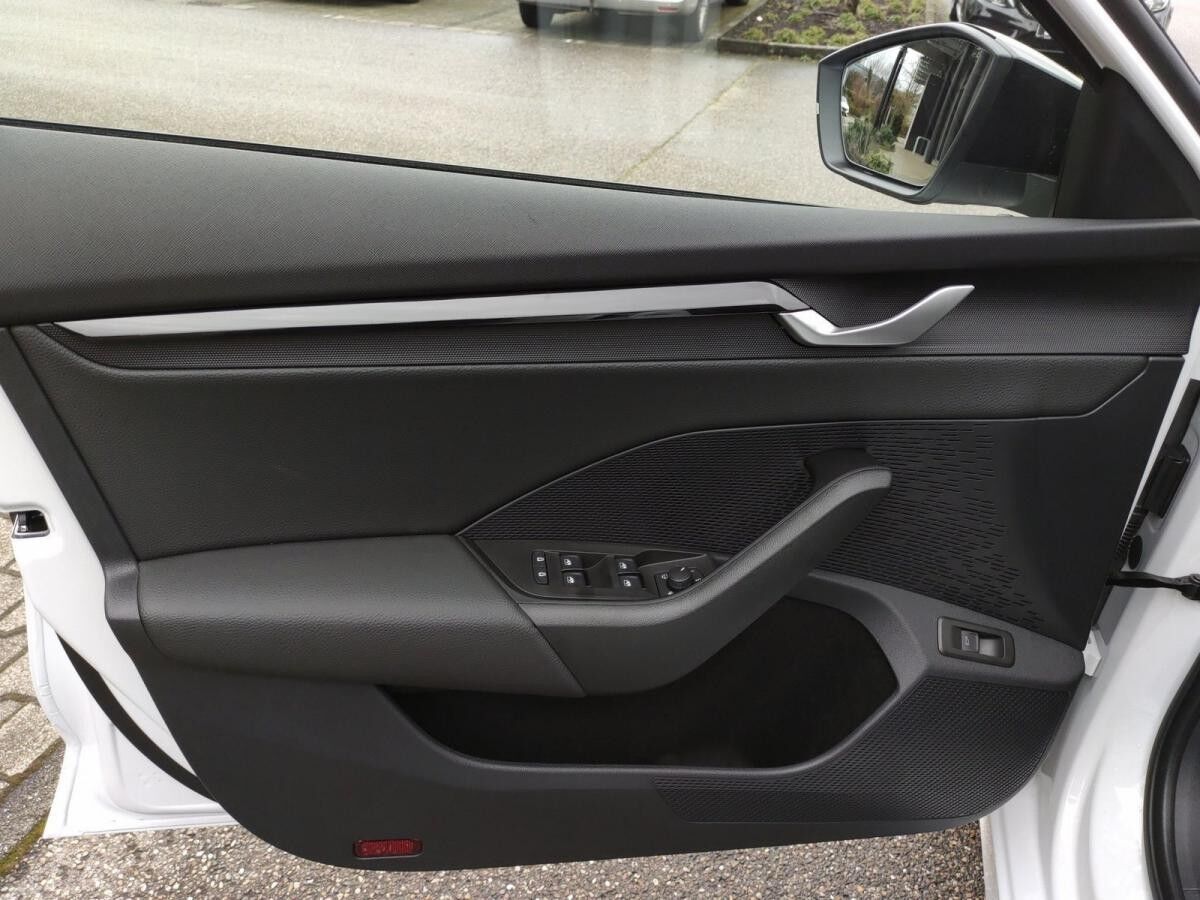 Skoda Octavia Combi Sportline 2.0 TDI DSG ACC LED NAVI