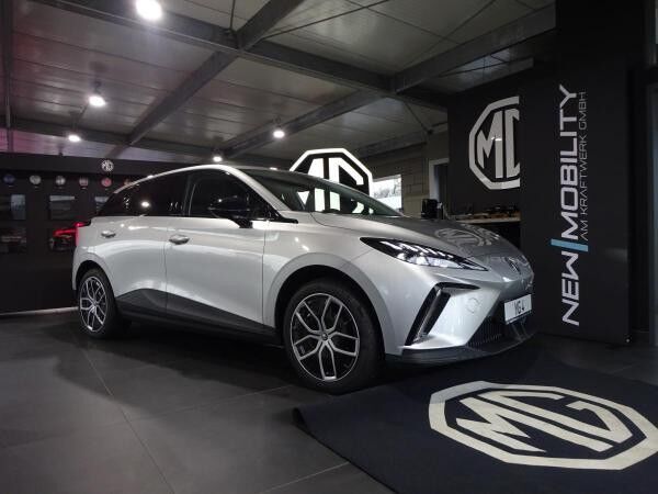 MG MG4 Luxury (64 kWh) MY24 Privat