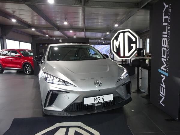 MG MG4 Luxury (64 kWh) MY24 Privat