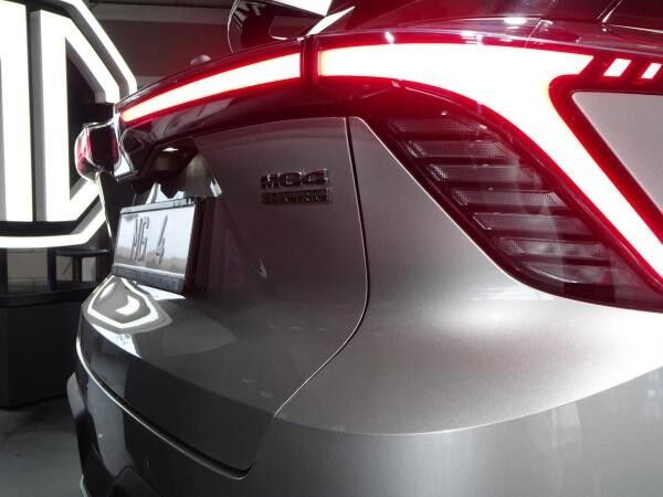 MG MG4 Luxury (64 kWh) MY24 Privat